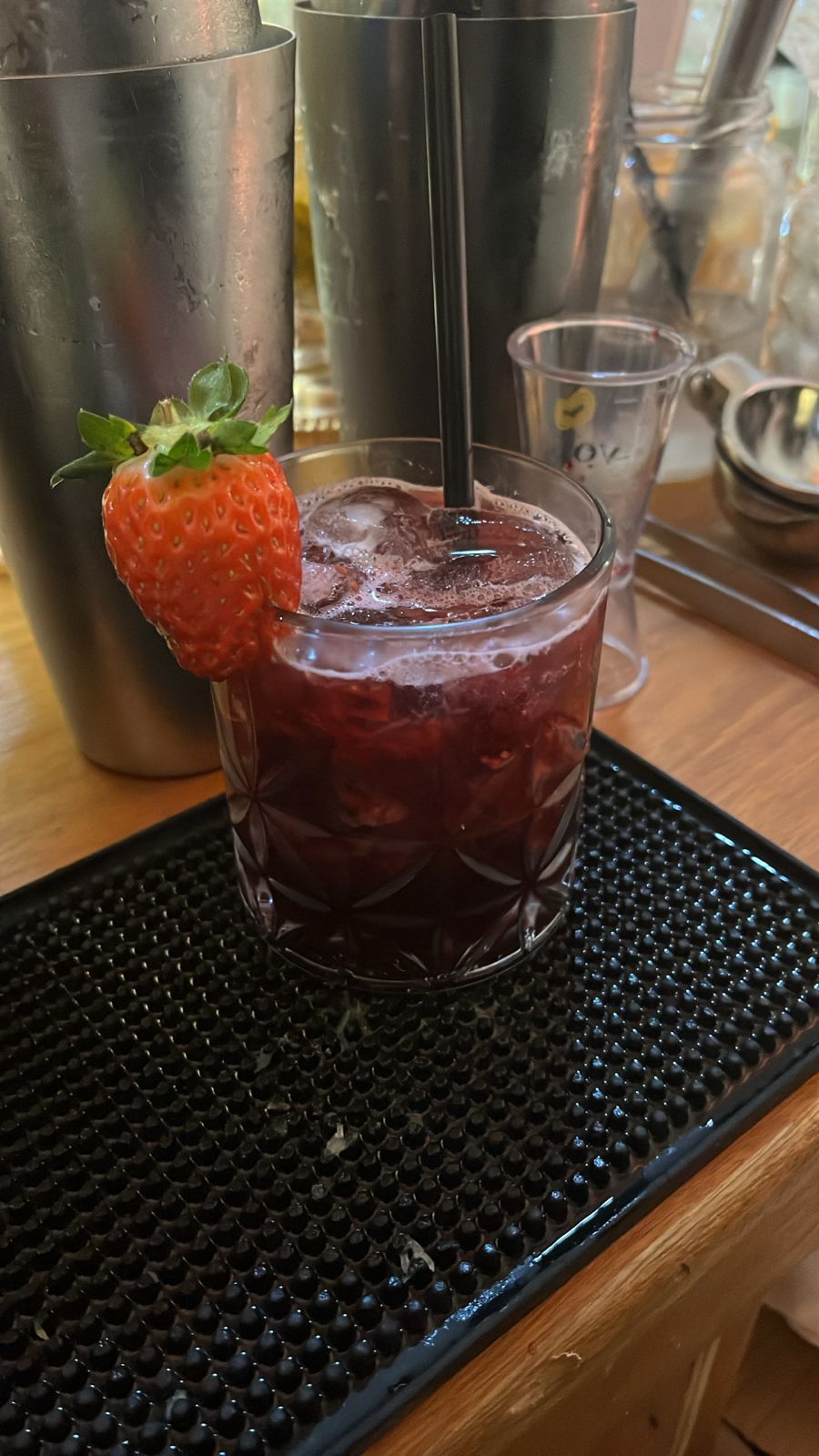 Festival de Caipirinhas  Sabores  Abacaxi, morango, maracujá, Limão  Destilados e fermentados  Steinhaeger, cachaça, rum, vodka, vinho  fruta, açúcar, destilado, gelo